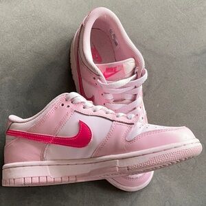 Nike Triple Pink Dunks